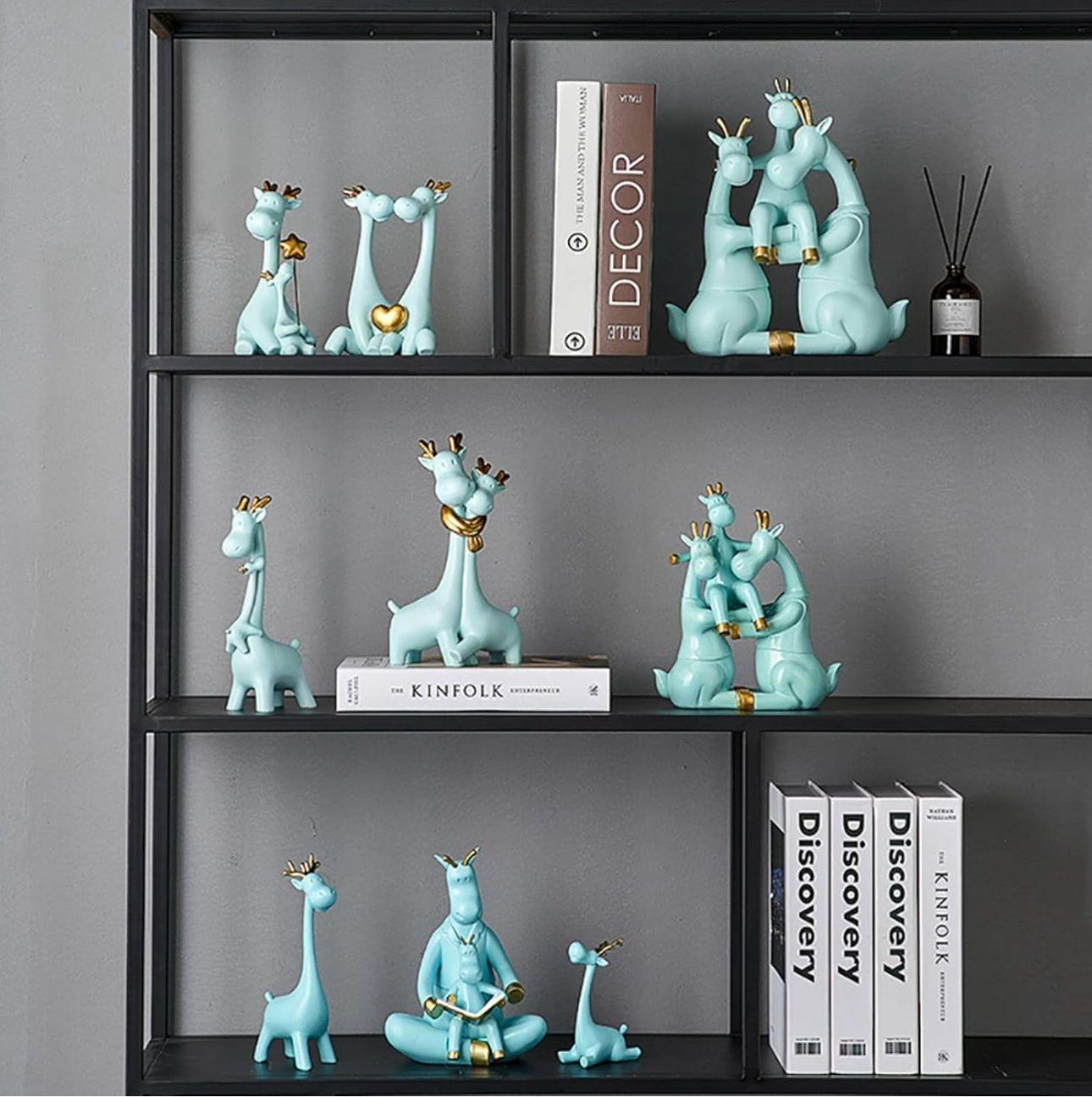 Giraffe Family - Bring their charm of close family